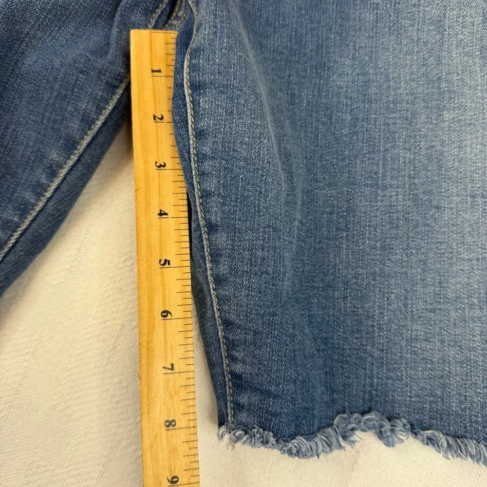 Terra & Sky Plus 28W Bermuda Short Light Wash Distressed Button Fly TummyControl